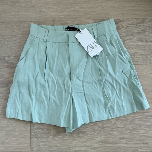 Zara Sea Green Pleated Shorts - Picture 2 of 8